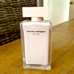 Narciso Rodriguez by Narciso Rodriguez 3.3 oz. SLIGHTLY used. 4/5 full. See pic2